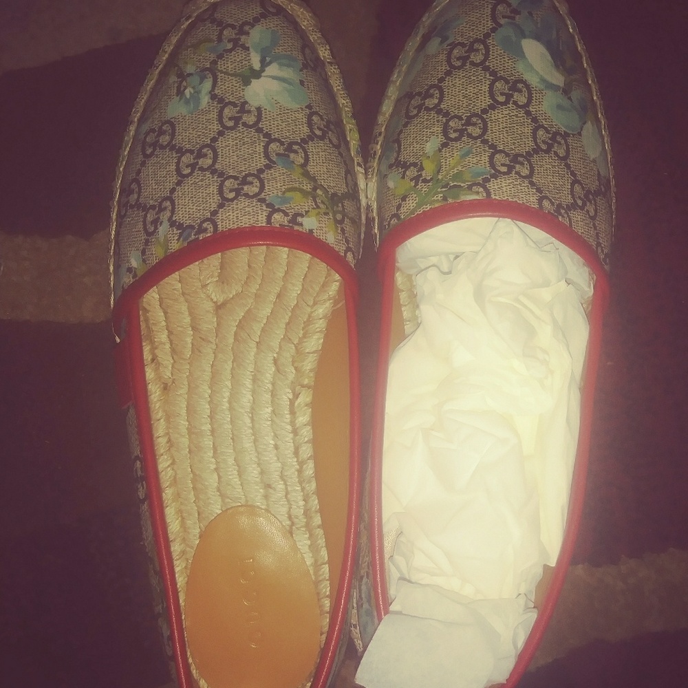 Shoes - Picture 2 of 3